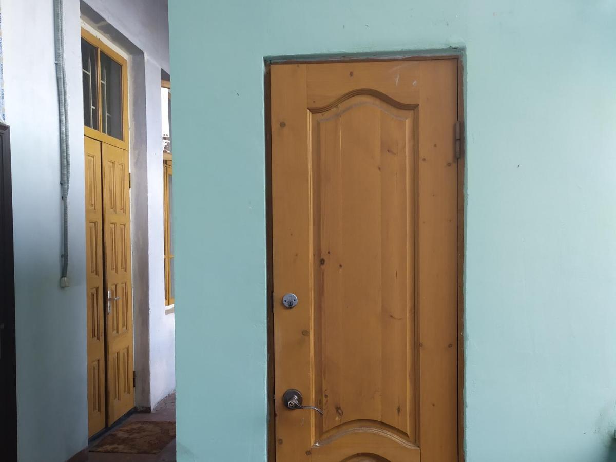 Студия В Центре Сухума Sukhumi Ngoại thất bức ảnh